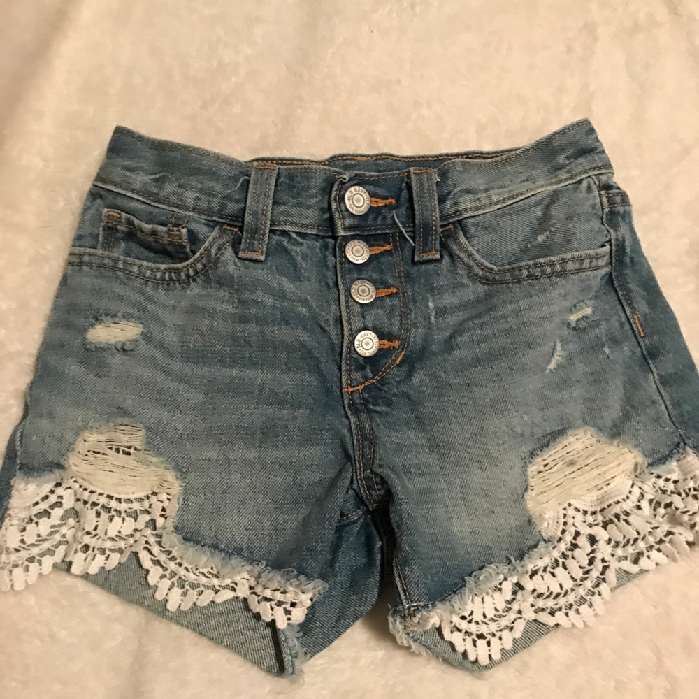 Old Navy Girls (8) slightly distressed with lace hem button up shorts